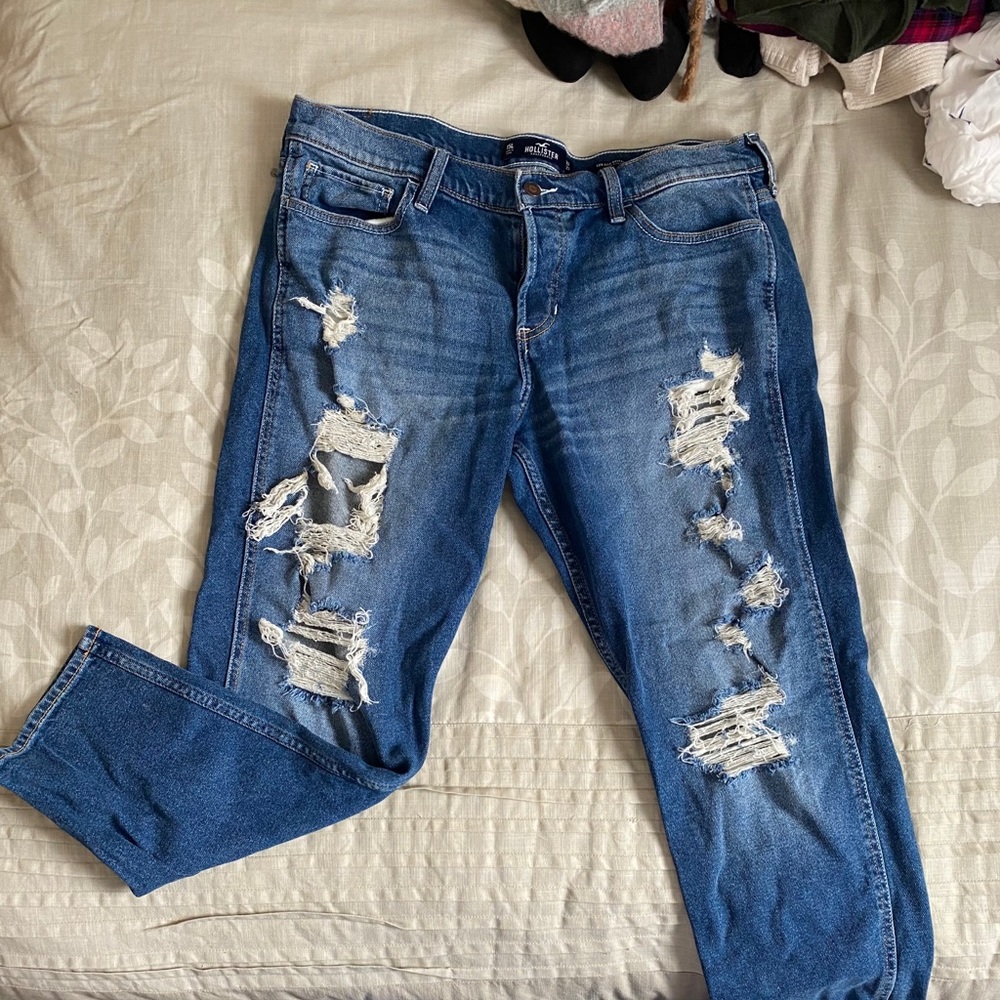 Distressed Boyfriend Jeans